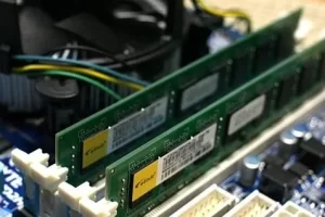 Verificare la compatibilità tra memoria RAM e scheda madre